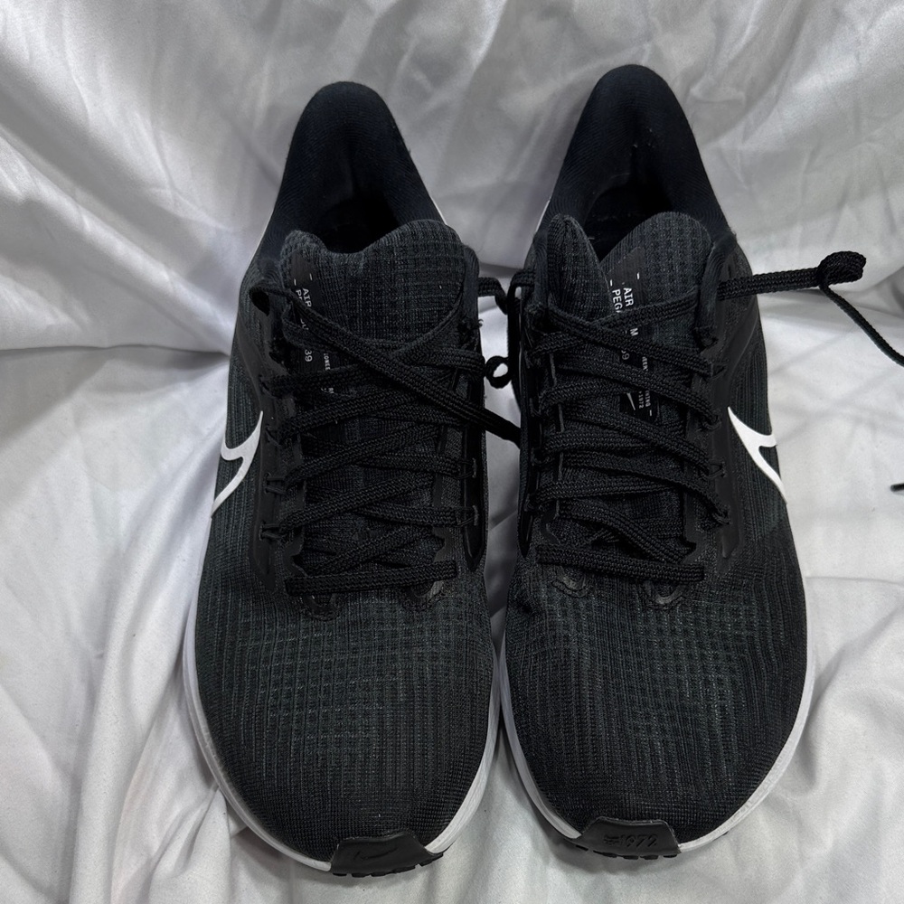 Nike  air Zoom  Pegasus  39 women's  running shoes size 9